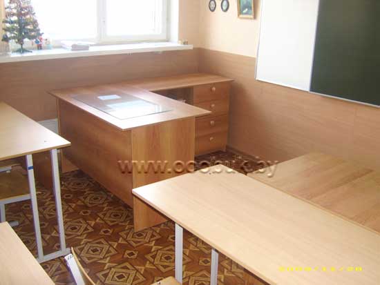 Стол угловой для работы преподавателя