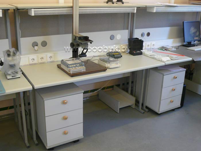 Столы наладчика на производственном участке