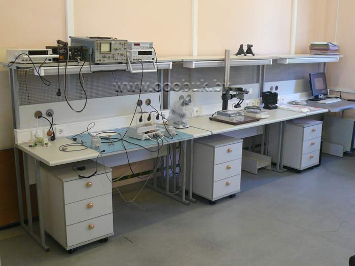 Столы наладчика на производственном участке